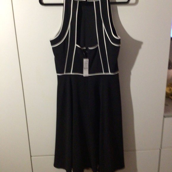 New Dress-Casual or Dress Up - Picture 2 of 3